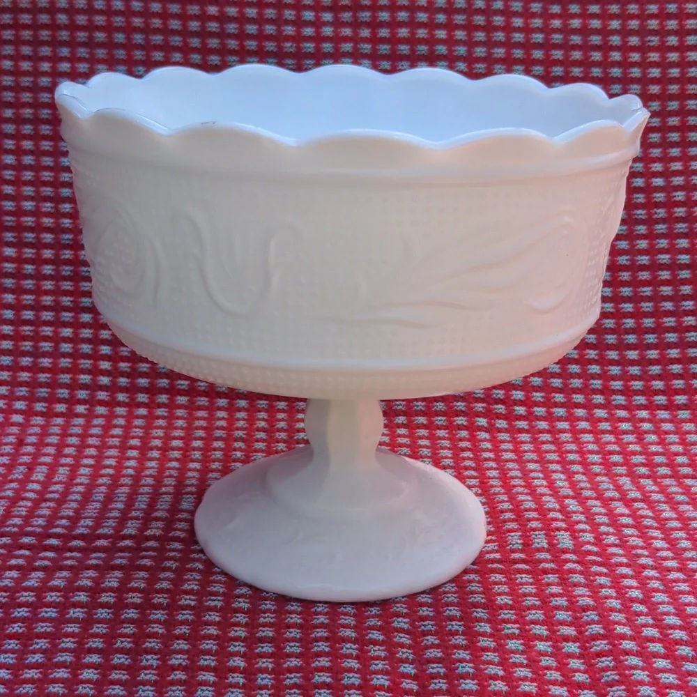 VINTAGE MCM E.O. BRODY CO M6000 WHITE MILK GLASS COMPOTE PEDESTAL CANDY …